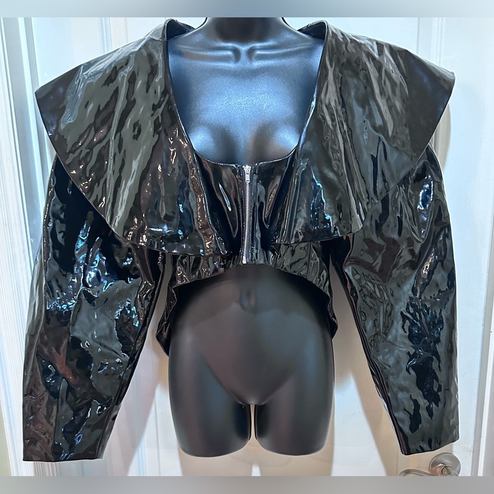 AKIRA Black Patent Cropped Blazer with Oversized Collar - Picture 6 of 7